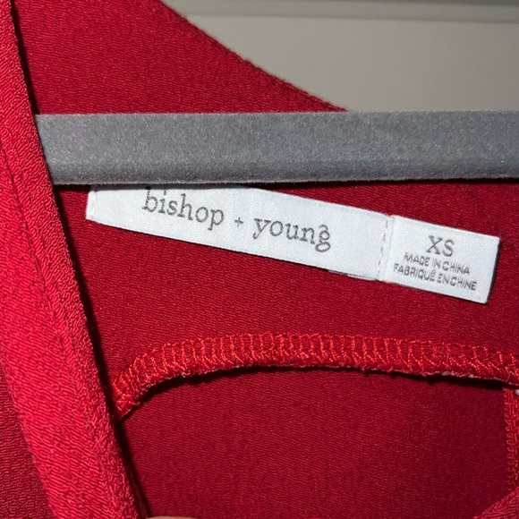 Red cropped tank top, looks great with high waisted jeans! Good quality material - Picture 3 of 3